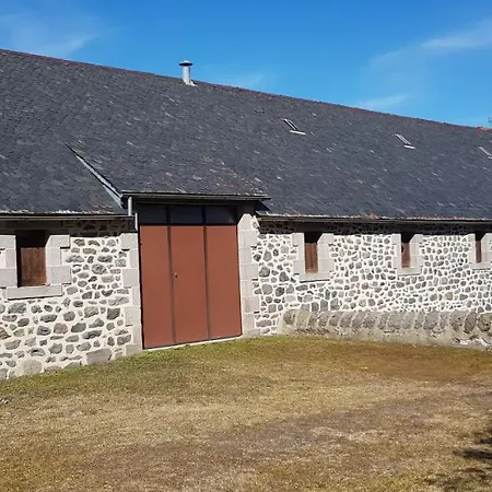 Holiday home Lodge-sagne Ferme Renovee Au Coeur Du Cantal A Proximite De La Station De Du Lioran Neussargues en Pinatelle