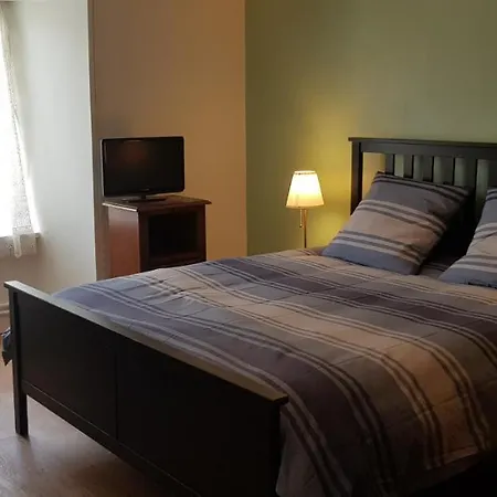 Lodge-sagne Ferme Renovee Au Coeur Du Cantal A Proximite De La Station De Du Lioran Holiday home Neussargues en Pinatelle