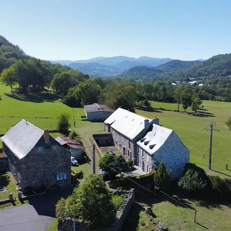 Lodge-sagne Ferme Renovee Au Coeur Du Cantal A Proximite De La Station De Du Lioran