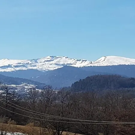 Lodge-sagne Ferme Rénovée Au Cœur Du Cantal à Proximité De La Station De Du Lioran Hébergement de vacances